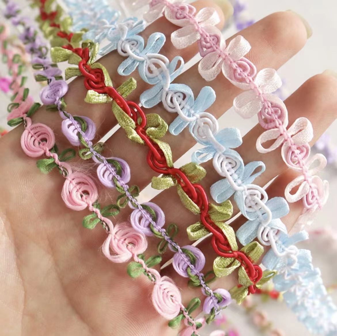 1.1cm European hand-made Rose Lace